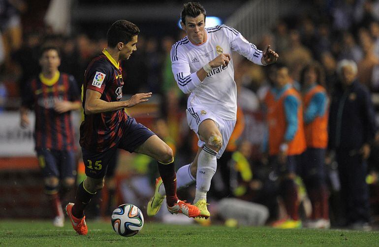 Bartra y Bale, en la final de Copa de 2014.