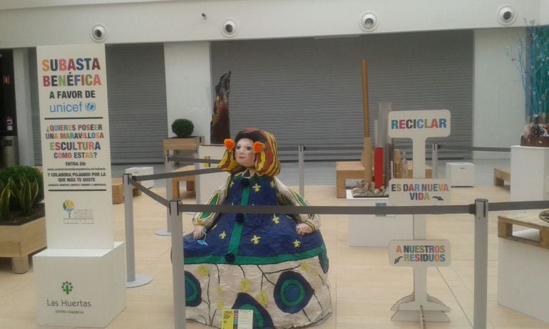 Exposición de obras de arte echas a partir de material reciclado