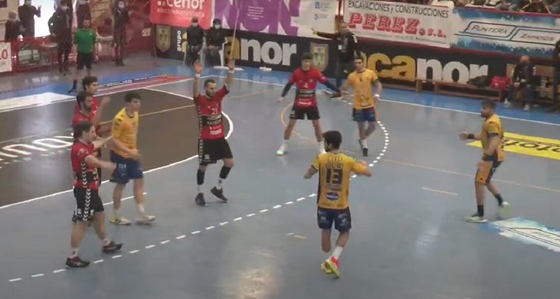 Un lance de juego del Tubos Aranda en O Rosal