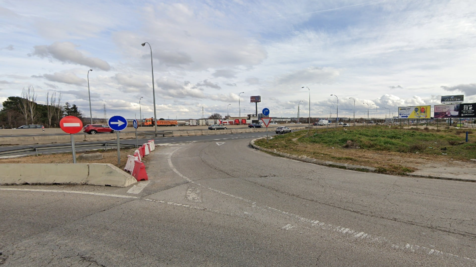 El acceso a la A-4 desde el polígono El Lomo de Getafe