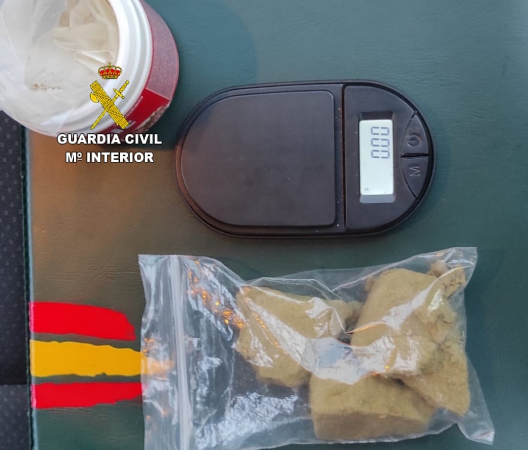 Droga incautada por la Guardia Civil de Cangas.