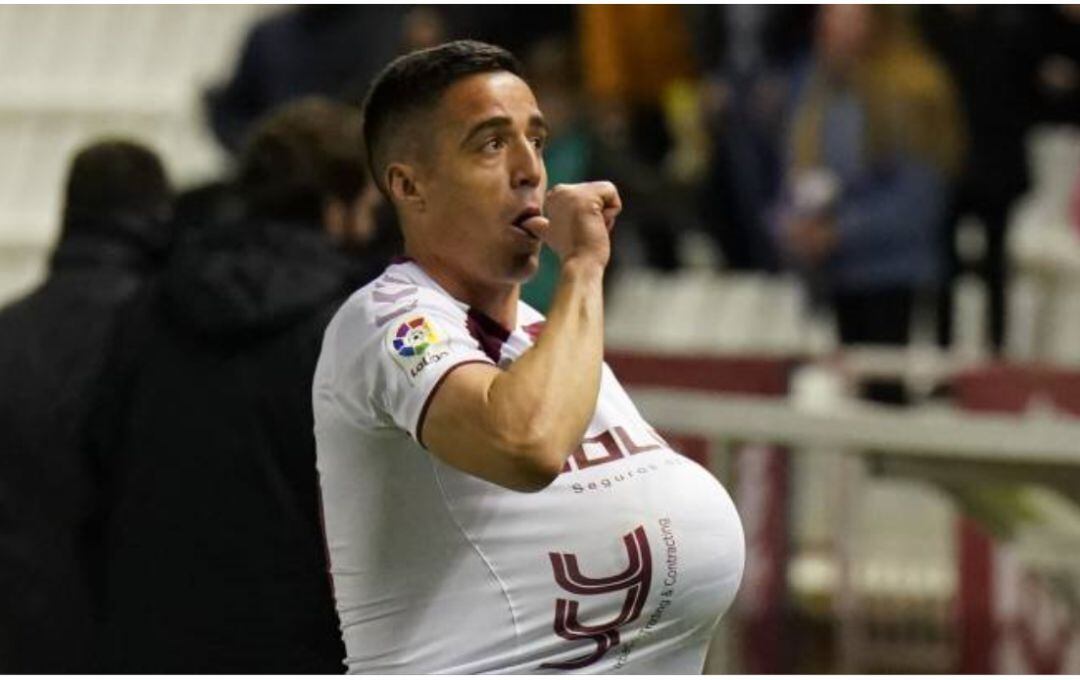 Pedro Sánchez celebra un gol con el Albacete