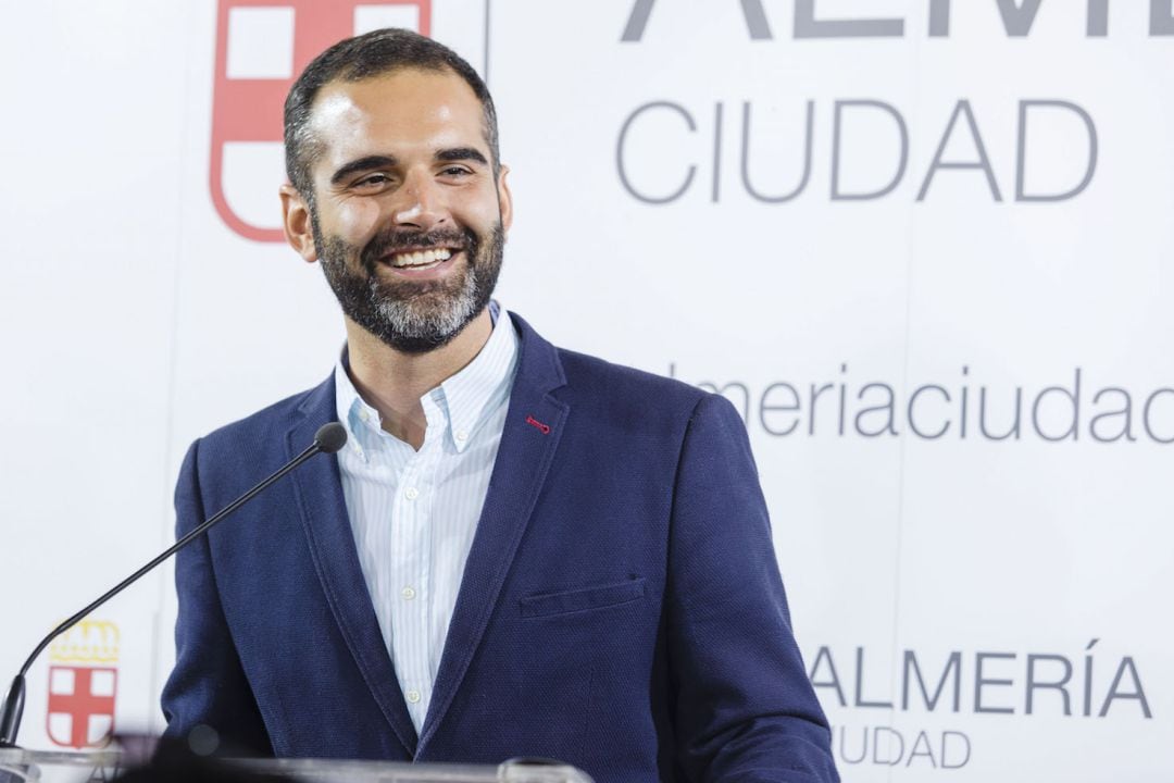 El alcalde de Almería, Ramón Fernández Pacheco consigue el apoyo primero de Ciudadanos y ahora de Vox.