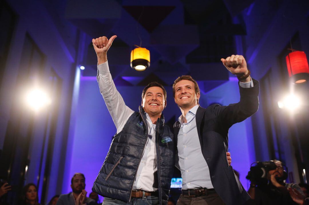 Juan Manuel Moreno y Pablo Casado, en un acto de inicio de campaña del PP en Málaga.