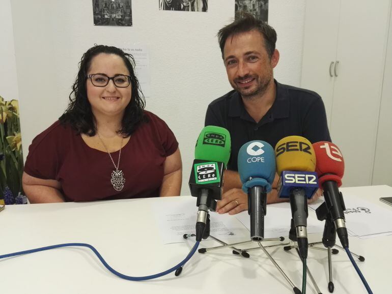 Ana Puertas y el concejal de Ilicitanos por Elche, Fernando Durá