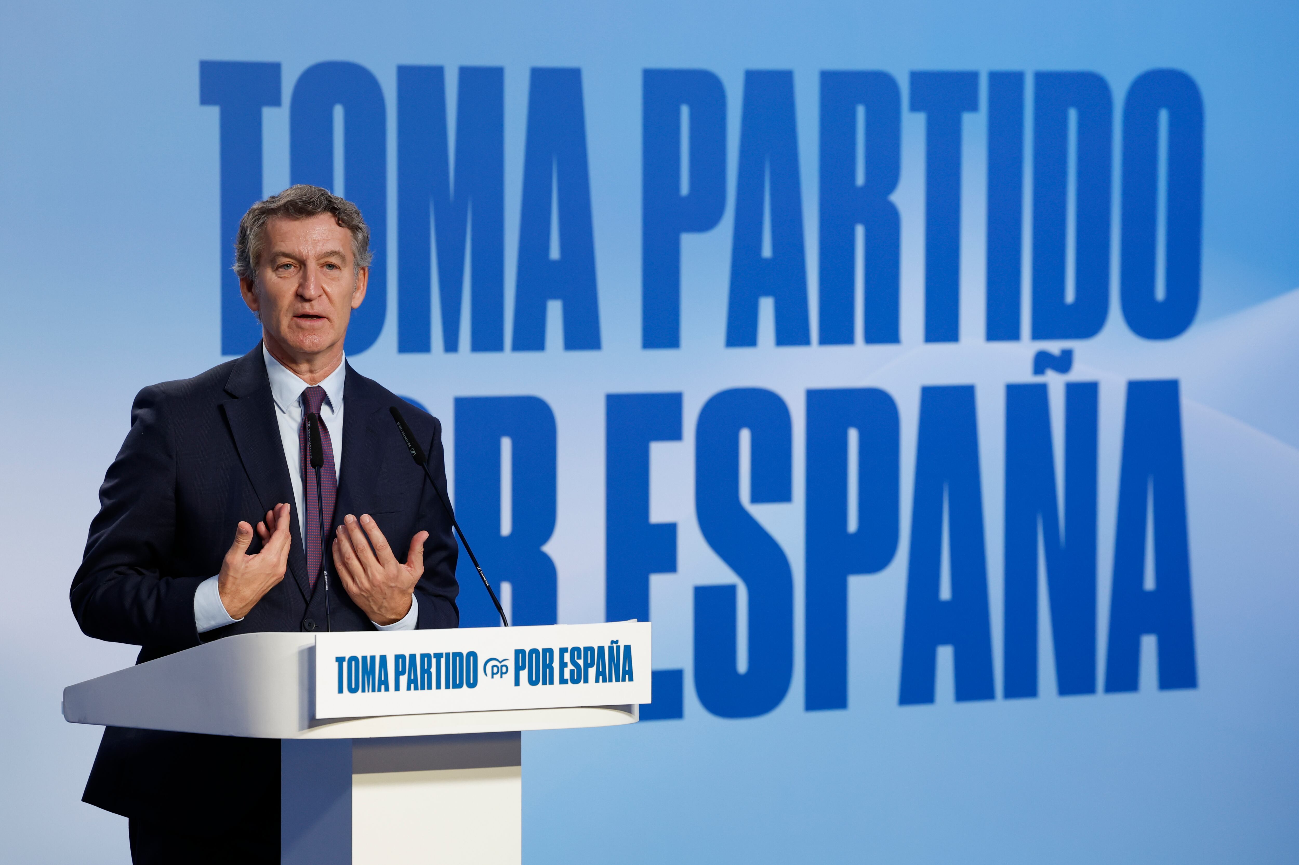 El presidente del PP, Alberto Núñez Feijóo, durante el acto donde ha presentado su Plan de Inmigración en Barcelona.