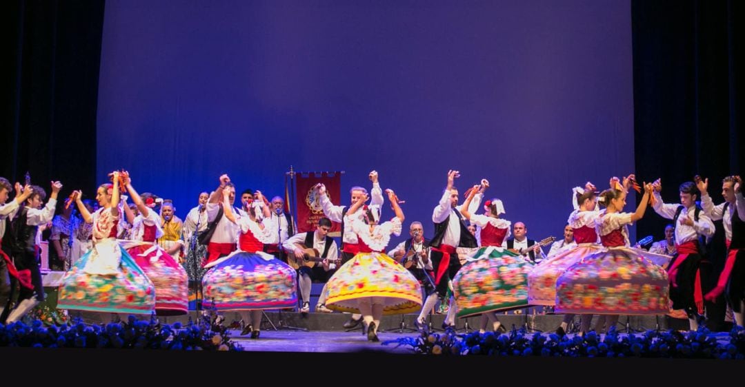 Representación del grupo en el Teatro Guerra