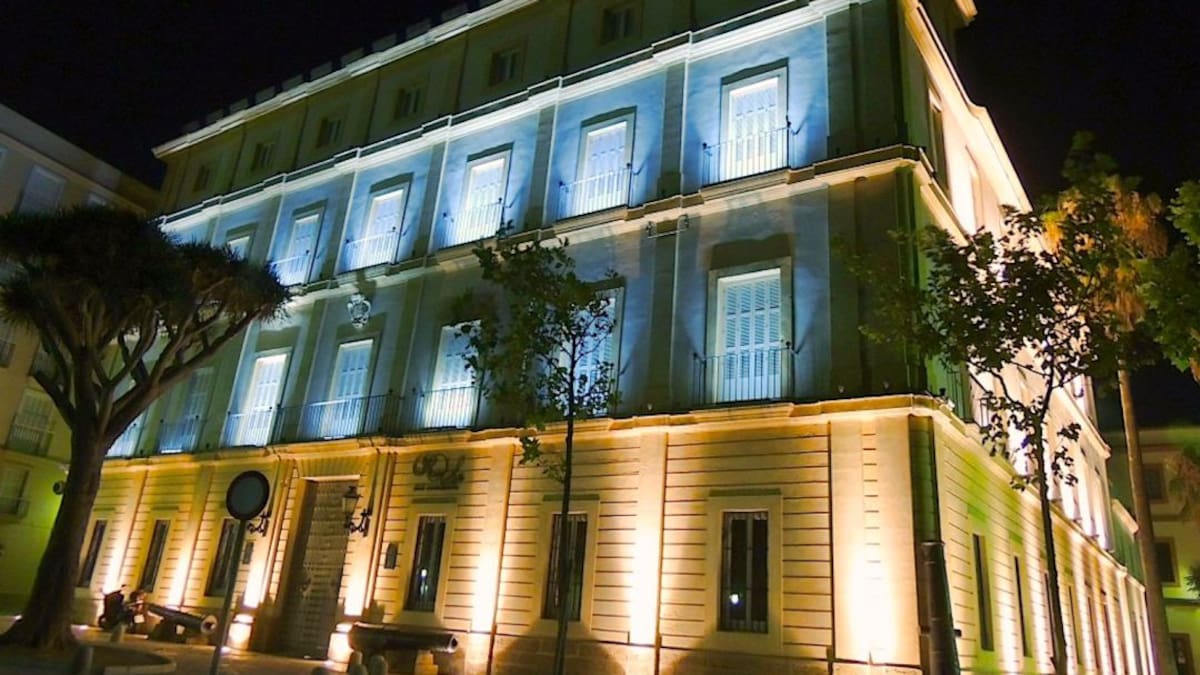 La Academia Hispano Americana rechaza el traslado propuesto por el Ayuntamiento de Cádiz