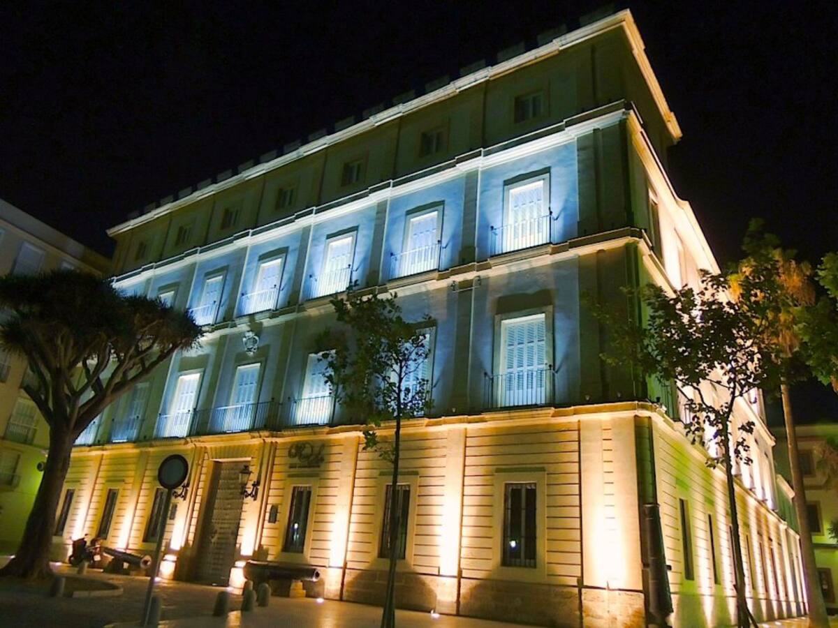La Academia Hispano Americana rechaza el traslado propuesto por el Ayuntamiento de Cádiz