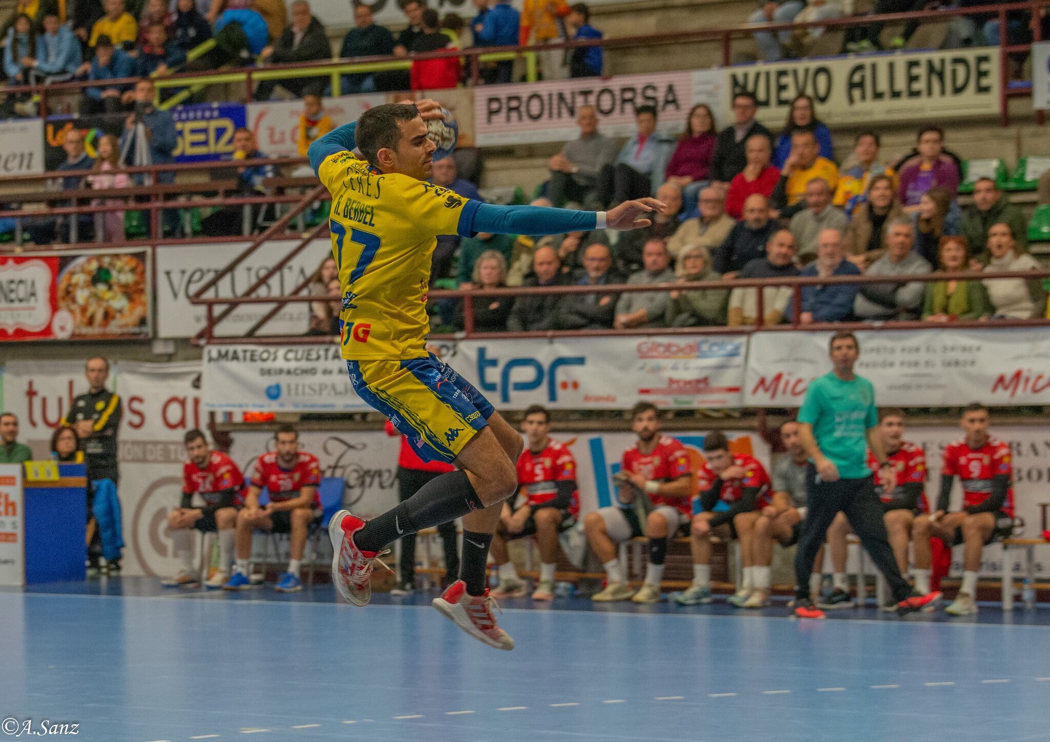 Álex Berbel es el máximo goleador del Tubos Aranda con 46 goles en nueve partidos