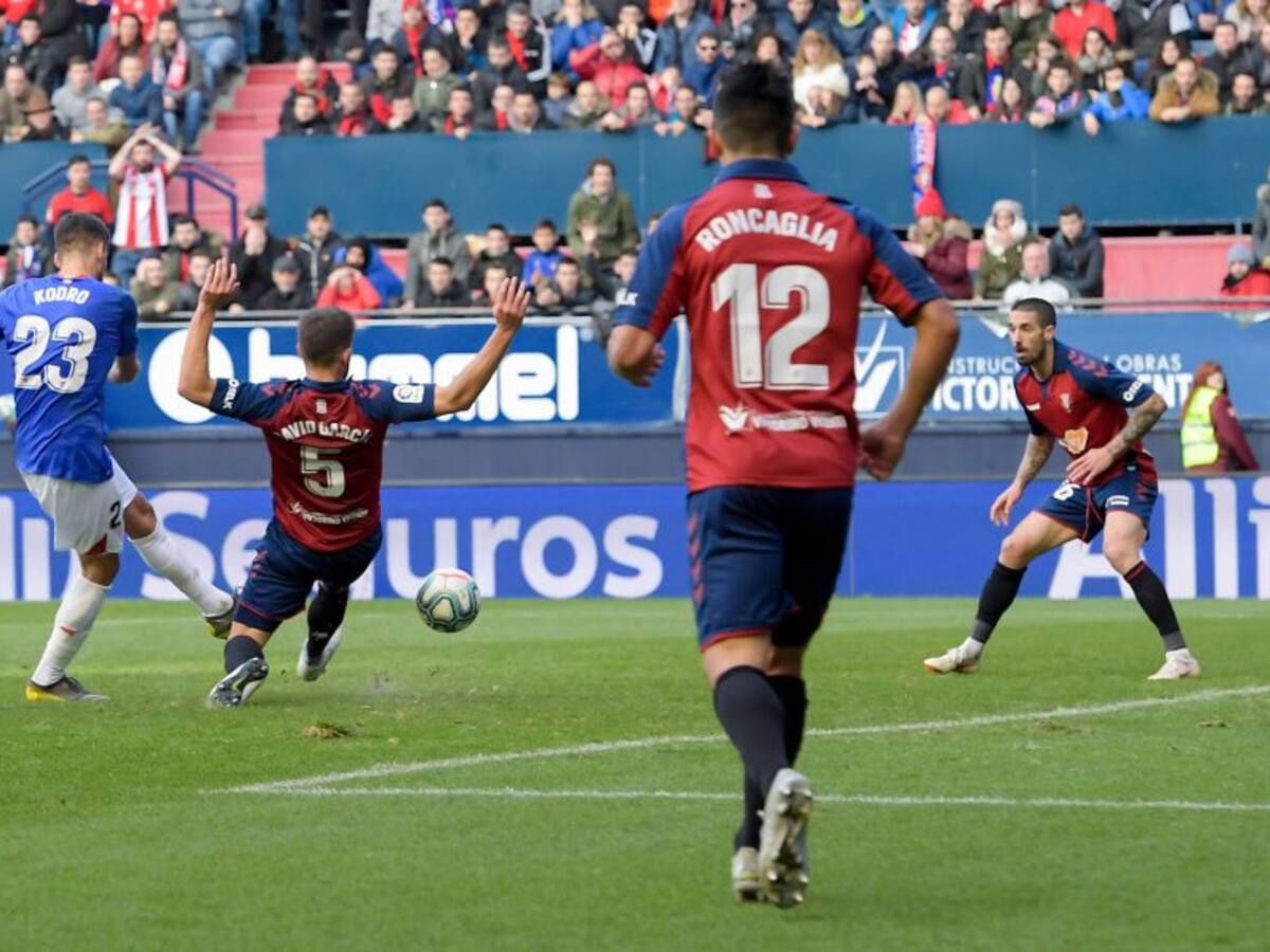 El Athletic derrumba El Sadar