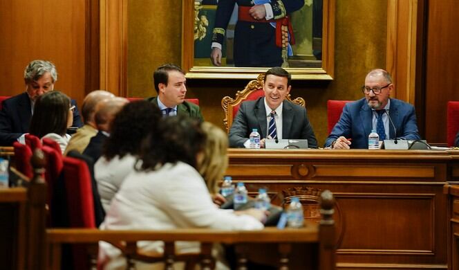 La Institución Provincial aprueba una inyección económica de más de 2 millones de euros para el impulso a obras, actividades culturales y para la promoción de ‘Costa de Almería’ como destino turístico.