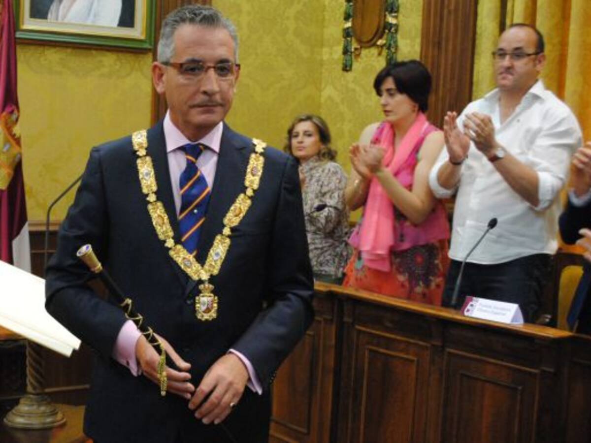 Valdepeñas, uno de los pocos ayuntamientos de la región con un gobierno de mayoría absoluta