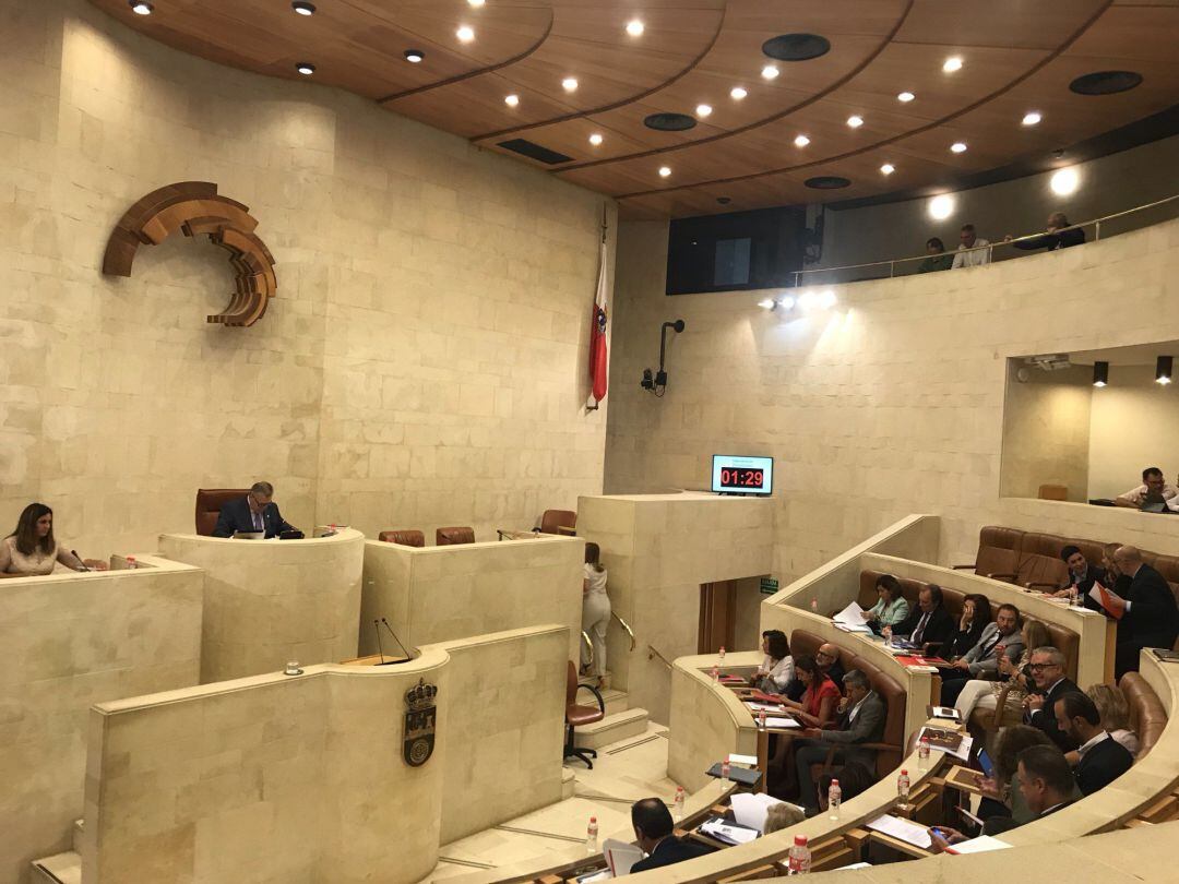 Pleno del Parlamento de Cantabria