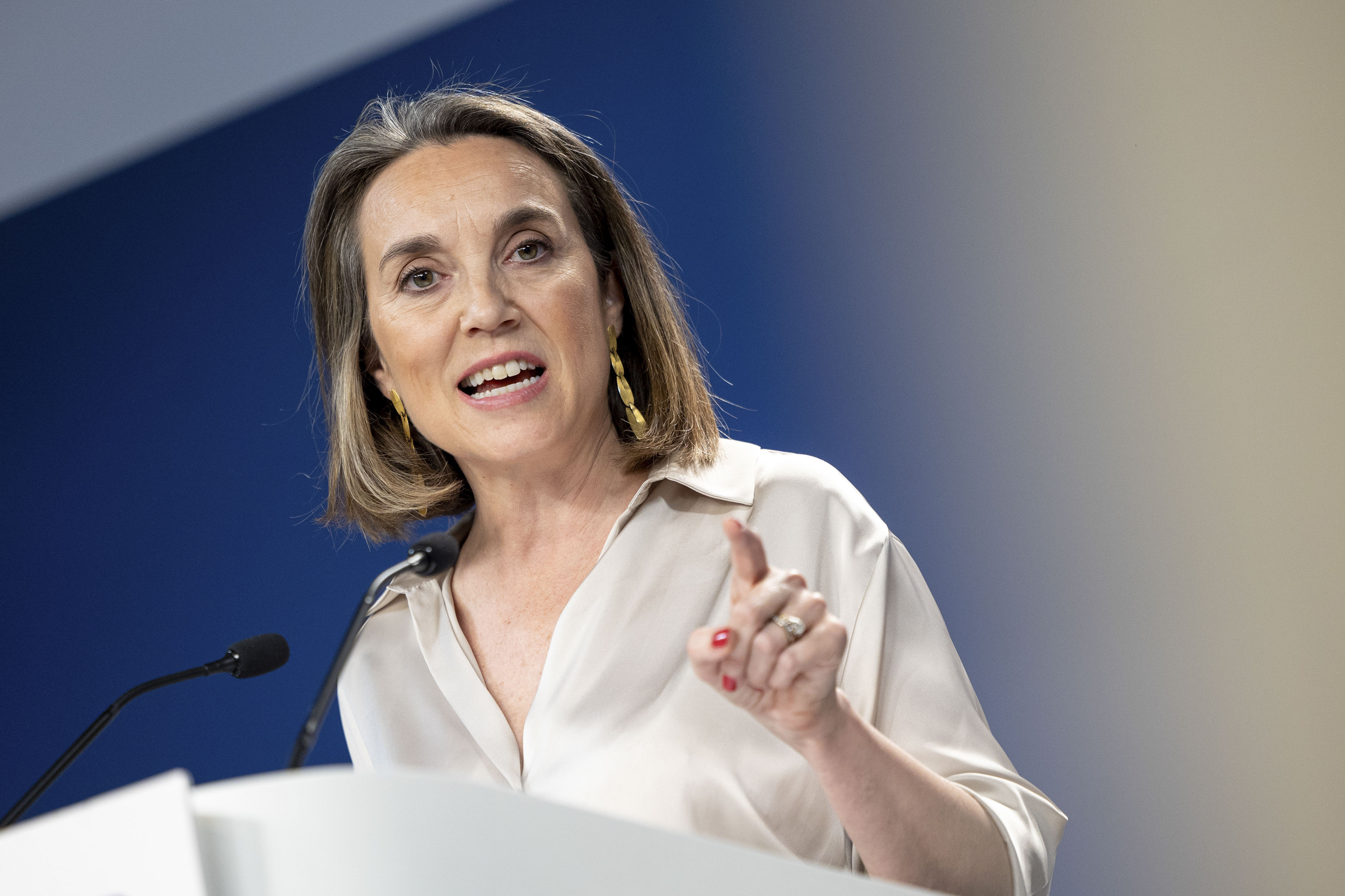 MADRID, 18/04/2024.- La secretaria general del PP, Cuca Gamarra, durante la rueda de prensa ofrecida este jueves en la sede del partido, en Madrid. EFE/Daniel González
