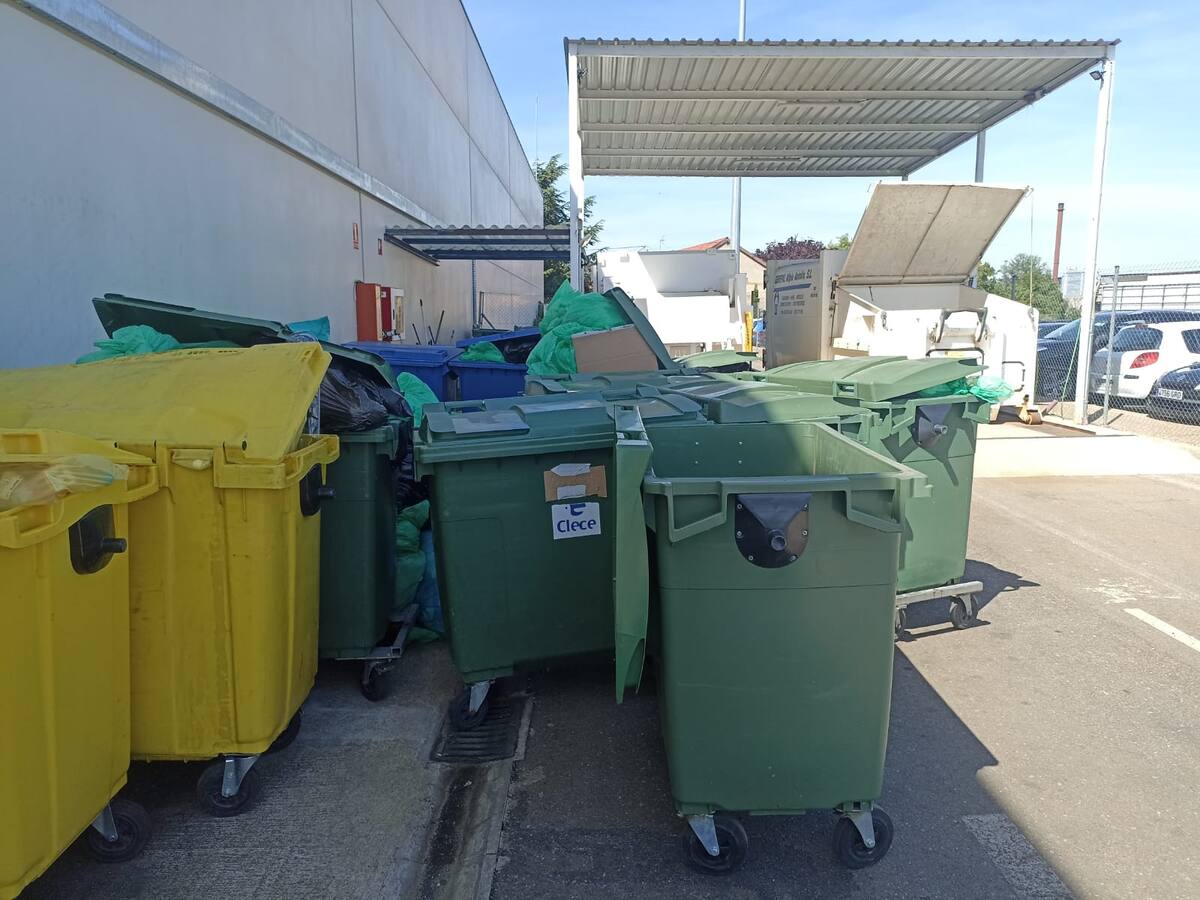 Residuos sanitarios peligrosos que no pueden ser tratados en el CTR provocan la acumulación de basura en los entornos del hospital