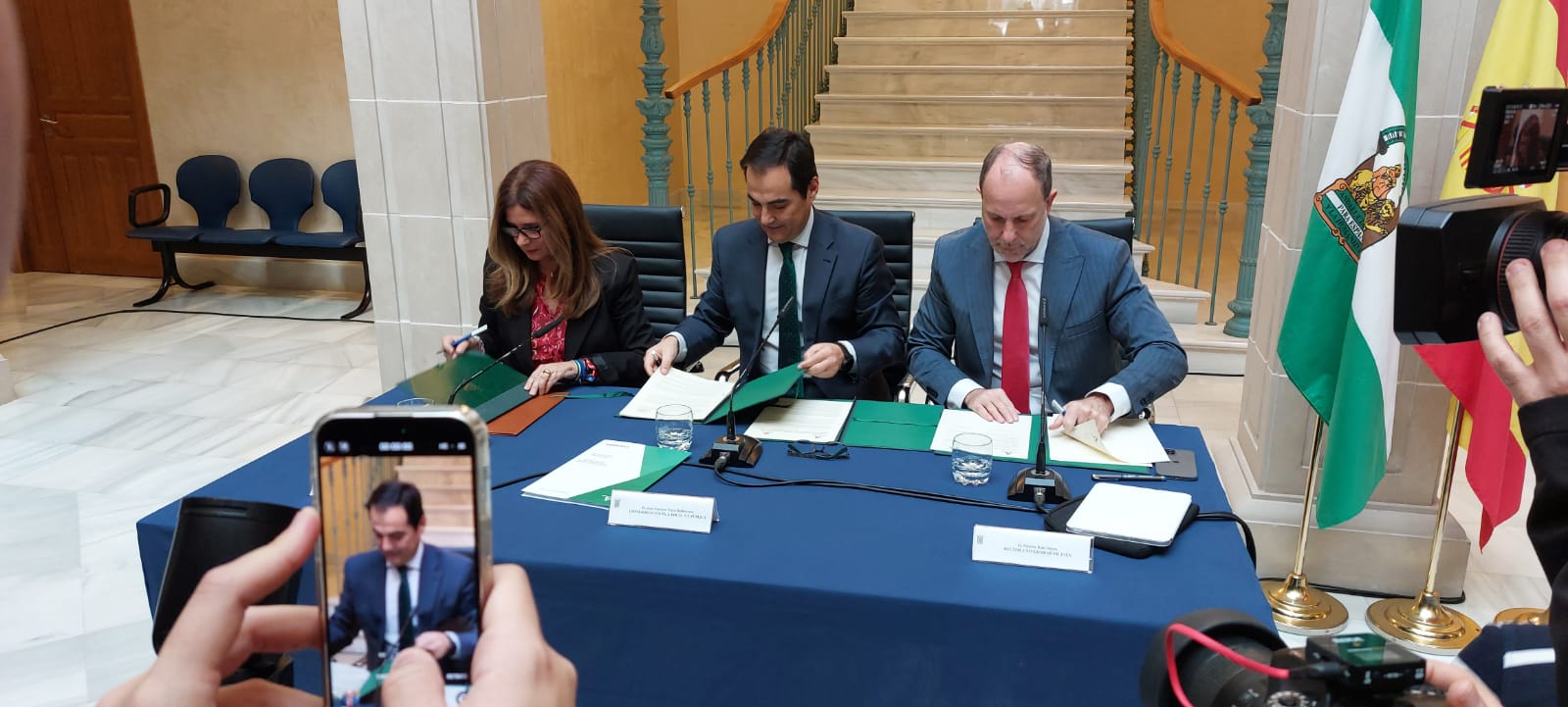 Firma Protocolo de Linares