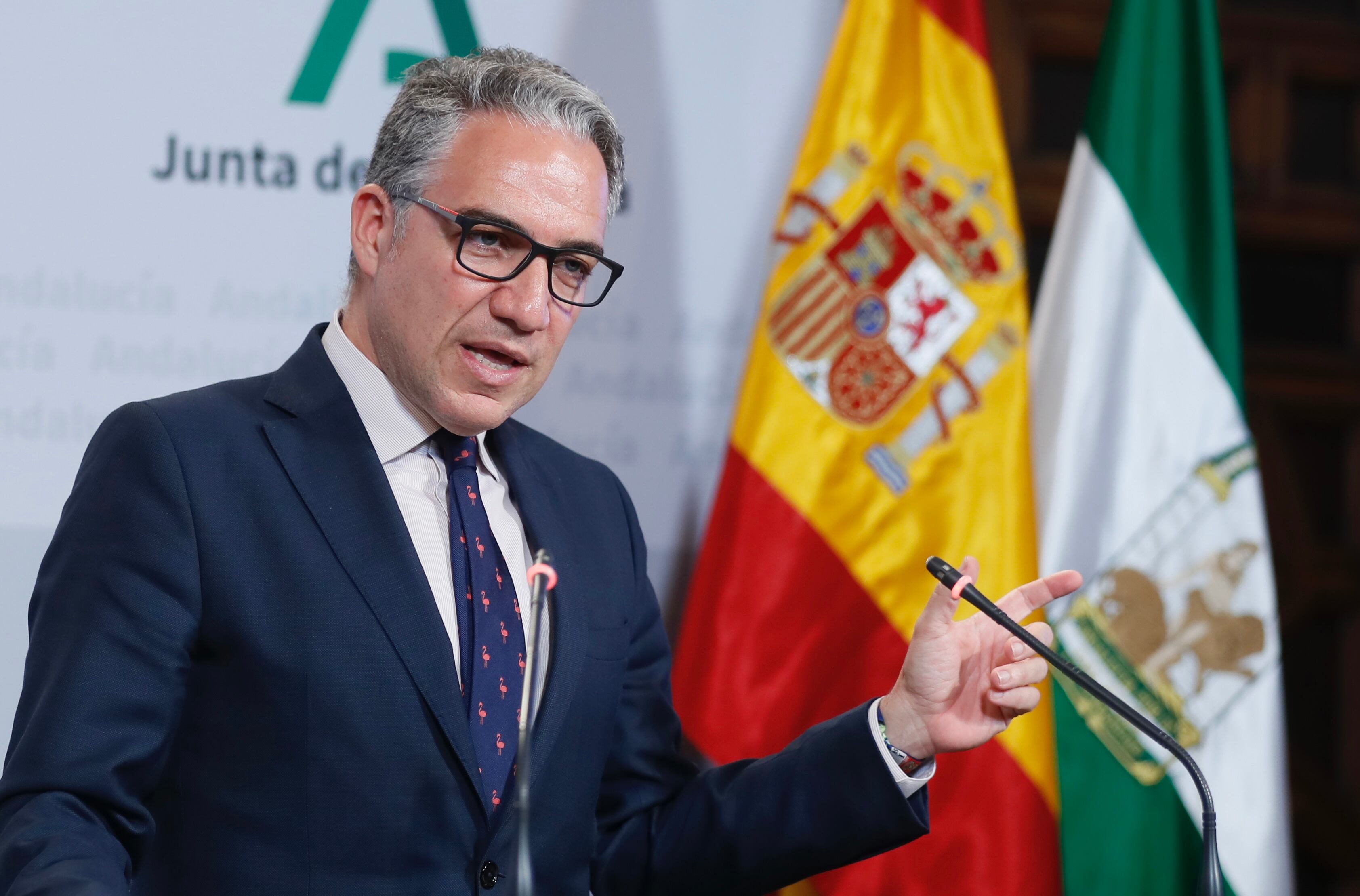 GRAFAND8600. SEVILLA, 27/04/2022.- El portavoz del Gobierno andaluz, Elías Bendodo (PP), en rueda de prensa tras el Consejo de Gobierno celebrado hoy en Sevilla ha explicado que PP y Ciudadanos han cerrado la puerta a concurrir en listas conjuntas en las próximas elecciones andaluzas del 19 de junio, ya que es una opción que no se contempla y cada partido, socios de gobierno en la Junta, irá por separado. EFE/José Manuel Vidal
