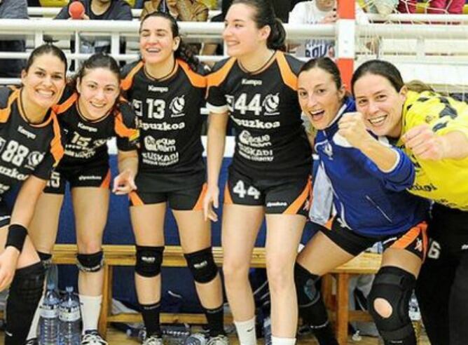 Continuan los reconocimientos al Bera Bera tras el triplete de Liga, Copa y Supercopa