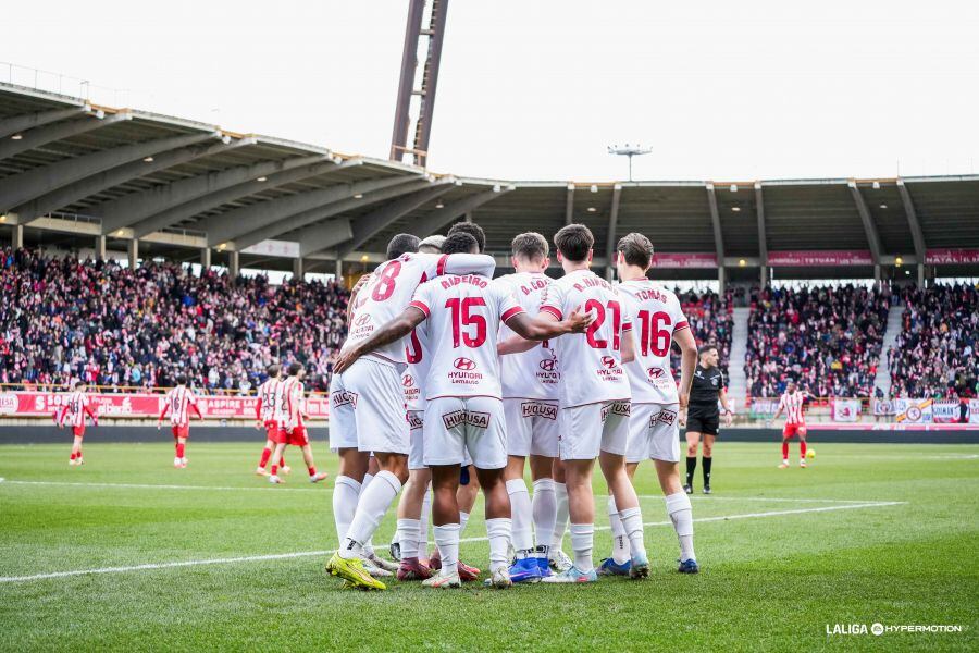 El Racing ni gana ni marca en León desde 1975.