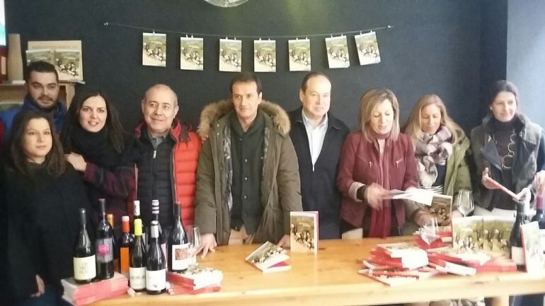 Autóctona presenta una guía con 15 planes divertidos para &quot;beberse&quot; el Bierzo 