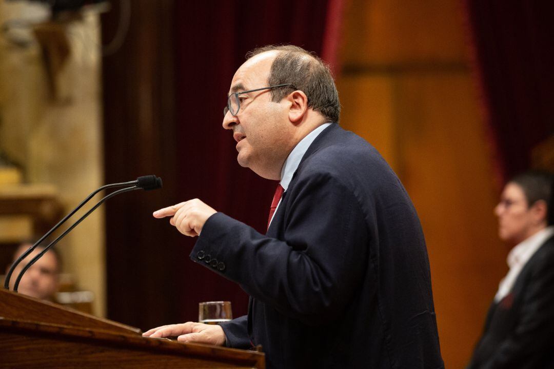 Miquel Iceta, líder del PSC, durante una intervención en el Parlament de Catalunya. 
 