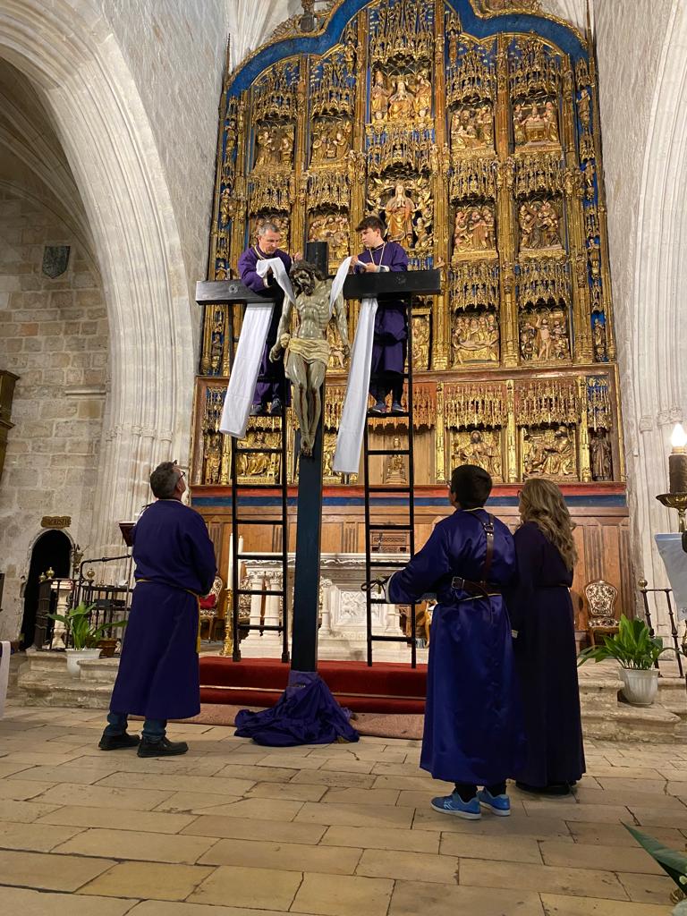 Ceremonia del Descendimiento de Cristo en Gumiel de Izán 2023