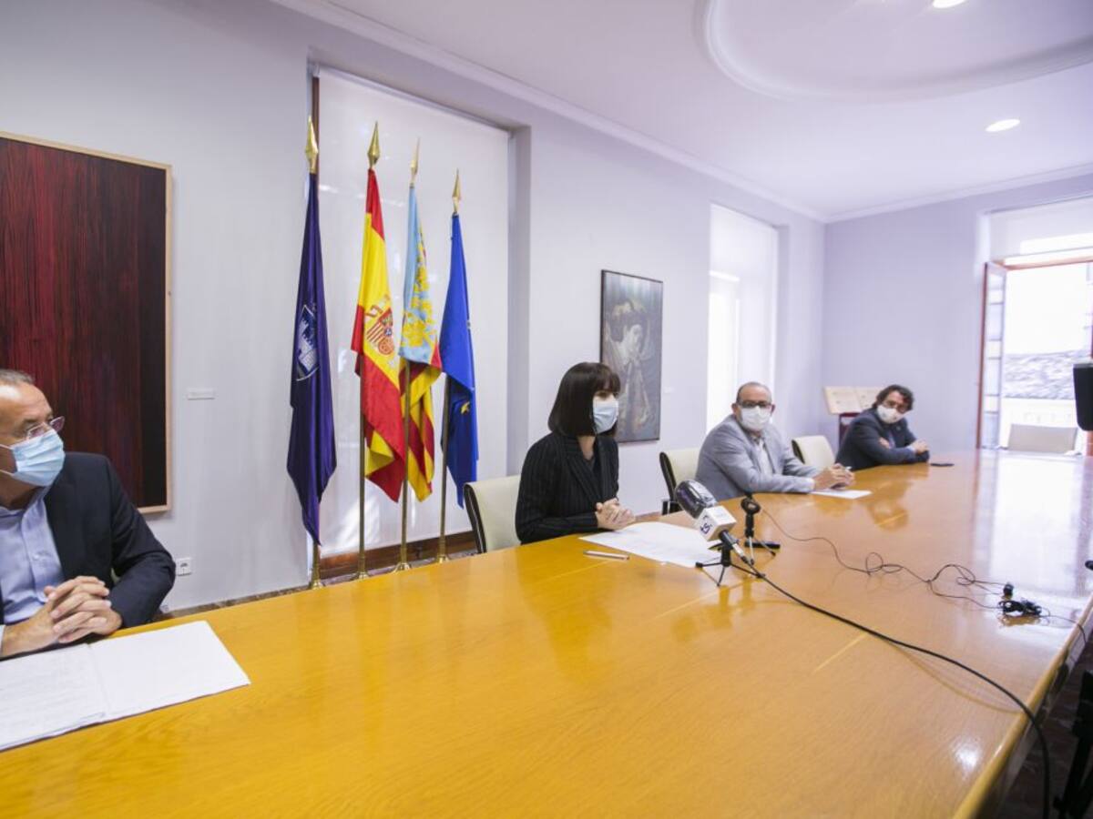 Gandia invierte 1,6 millones de euros en la mejora de calles en el Grau y la playa