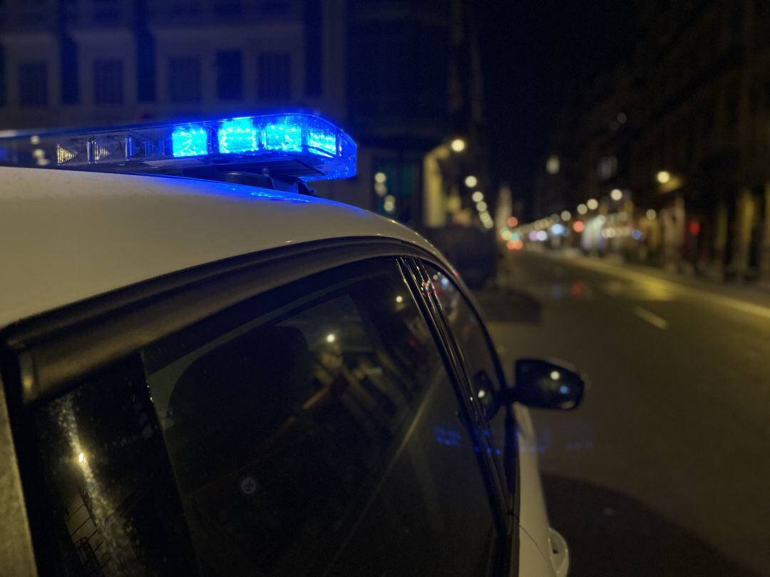 Vehículo de la policía local de València esta pasada noche