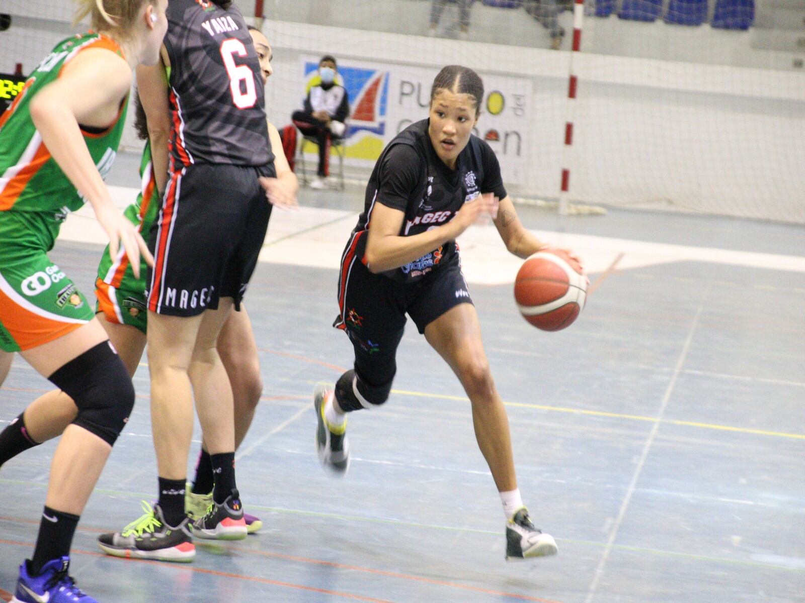 Jugada de ataque del equipo lanzaroteño.