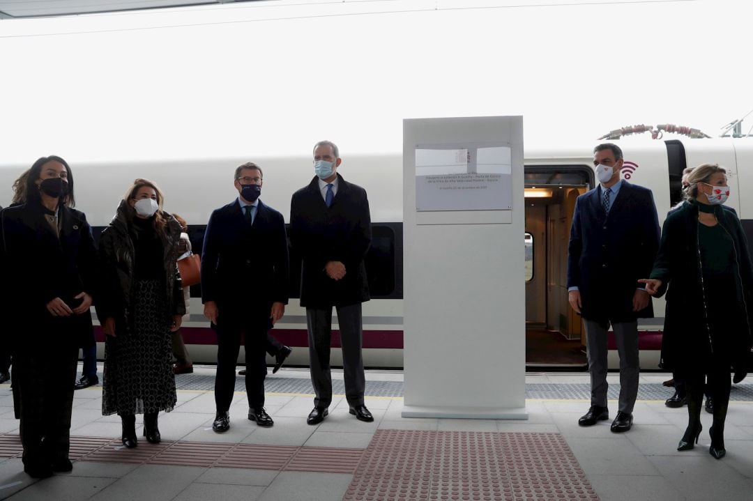 Llegada del AVE a Galicia con la presencia del Rey Felipe VI, el presidente del Gobierno y el presidente de la Xunta