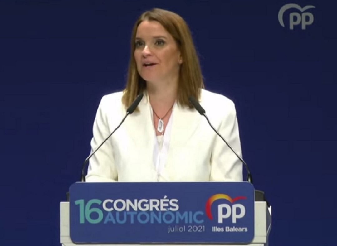 Marga Prohens toma el testigo de Company como nueva presidenta regional del PP.