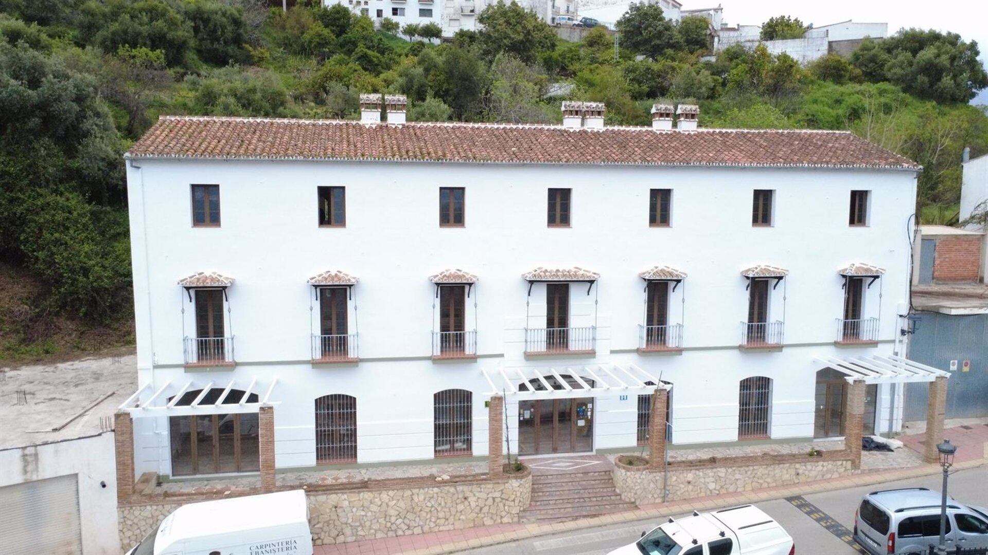 15/04/2025 Vista del hotel municipal de Jubrique, en pleno Valle del Genal, donde se llevan a cabo obras de reforma integral con la intención de que el Ayuntamiento saque a licitación la explotación y gestión de sus instalaciones.
POLITICA ANDALUCÍA ESPAÑA EUROPA MÁLAGA
AYUNTAMIENTO DE JUBRIQUE
