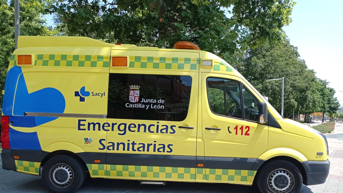 Fallece el conductor de un camión tras salirse de la vía y volcar en Guardo