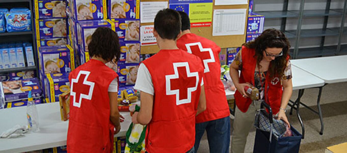 Voluntarios de Cruz Roja Sevilla