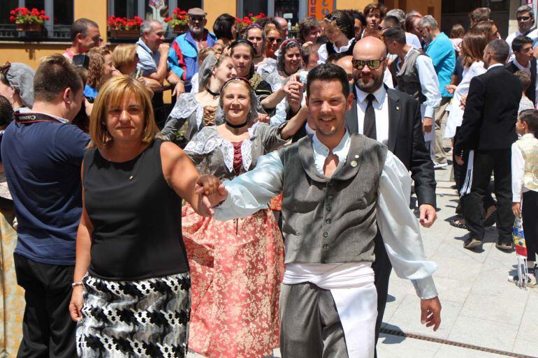 Les autoritats de la parròquia d'Escaldes-Engordany a l'inici del ball de Santa Anna.