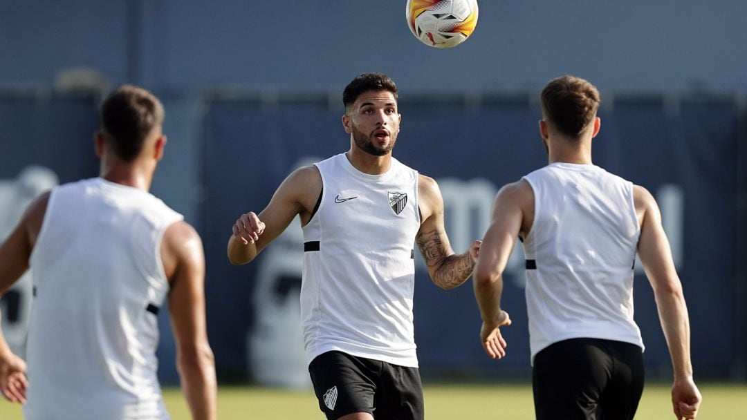 Antoñín Cortés, en su primer entrenamiento con el Málaga