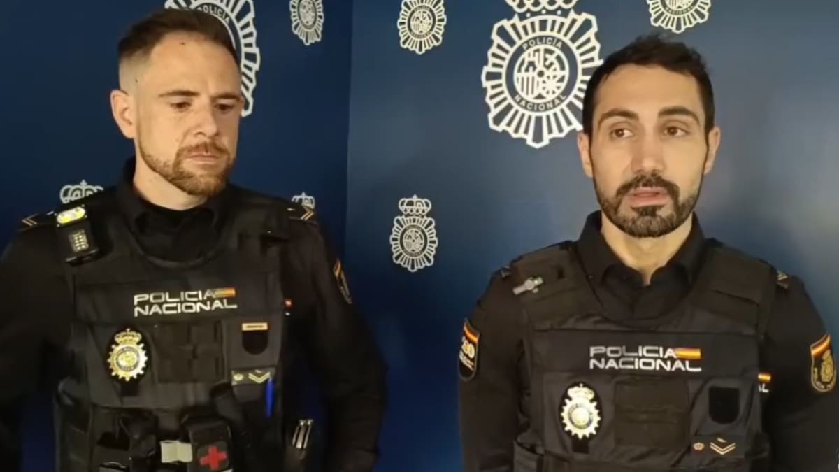 Dos agentes de Policía evitan la muerte de un hombre que se había autolesionado con un arma blanca en Zaragoza