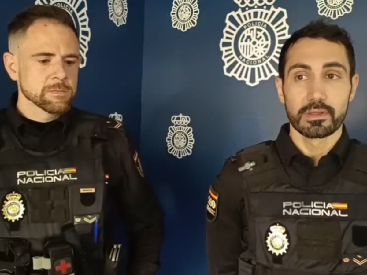 Dos agentes de Policía evitan la muerte de un hombre que se había autolesionado con un arma blanca en Zaragoza
