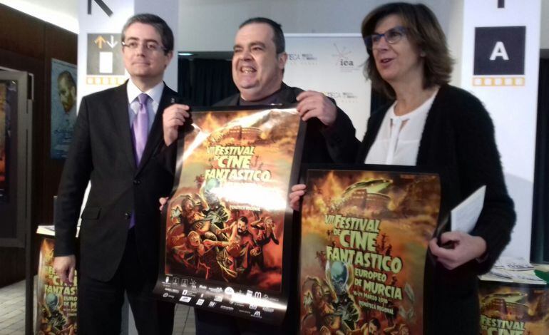 Javier García, director del Festival, Marta Lopez-Briones, directora general del Instituto de las Industrias Culturales y de las Artes, y Jesús Pacheco, concejal de Empleo,Turismo y Cultura del Ayuntamiento de Murcia.