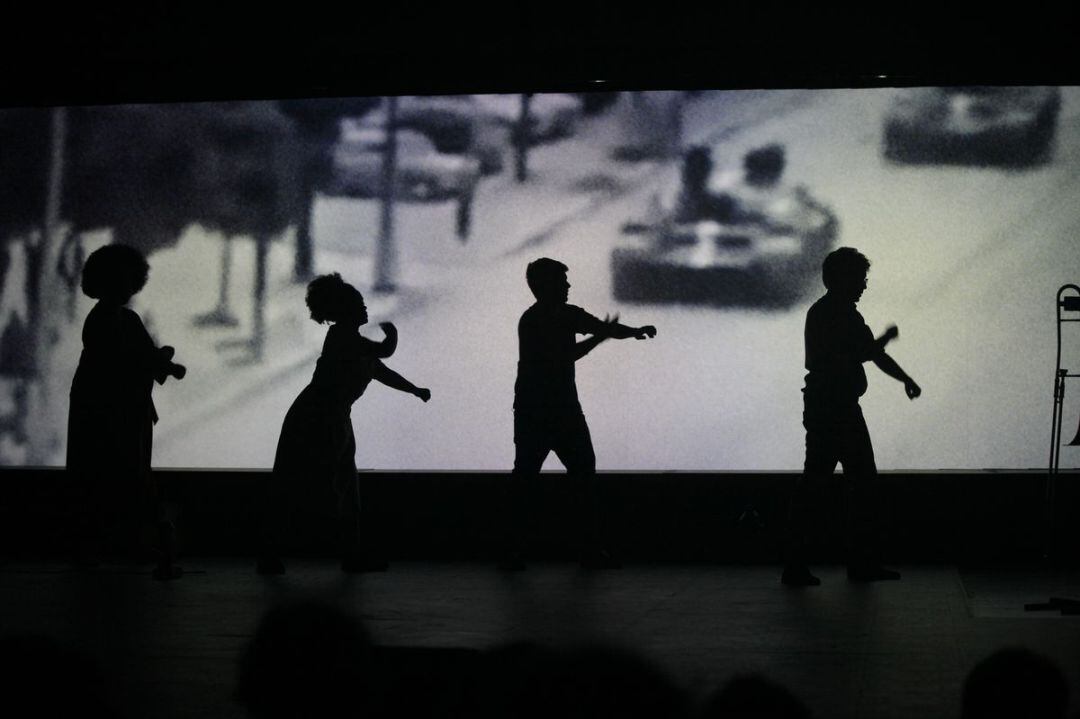 Escena de &quot;Granma: Metales de Cuba&quot;, representada en el Teatro Falla durante el FIT