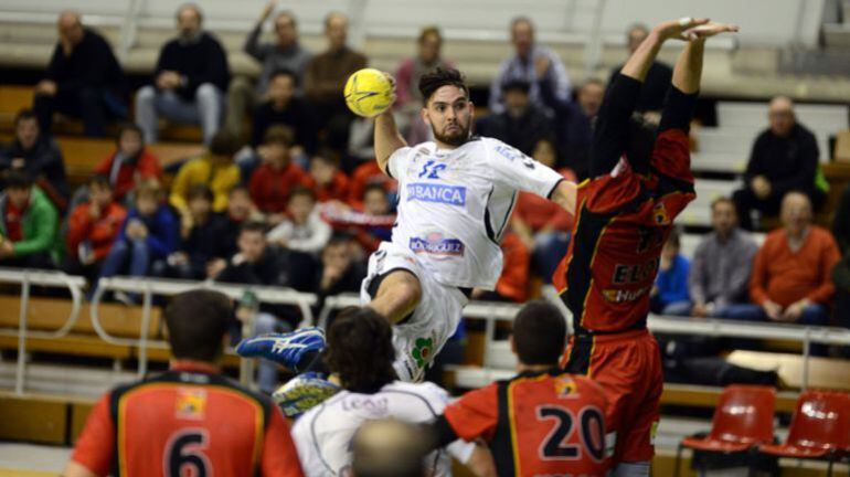 Leo Santos en un partido del ABANCA Ademar