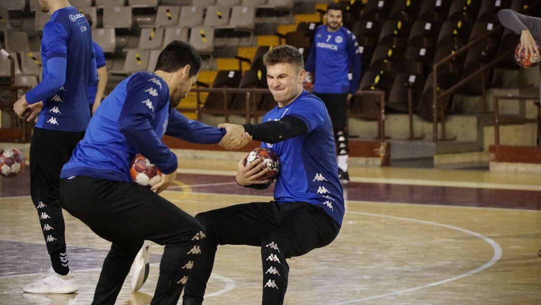 La plantilla del Ademar está a la espera de las últimas pruebas médicas para podser irse de vacaciones
