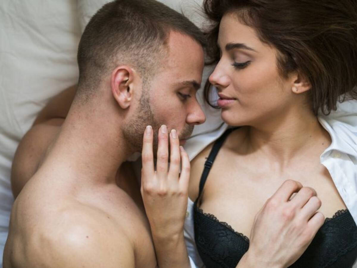 Contigo dentro: placer con y en el pecho, dolor en el coito, posturas, electricidad y una novela negra (08/05/2017)