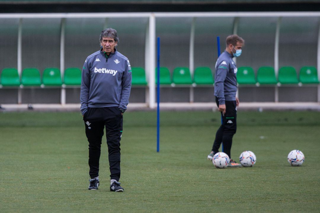 Manuel Pellegrini, durante un entrenamiento esta semana en la Ciudad Deportiva Luis del Sol