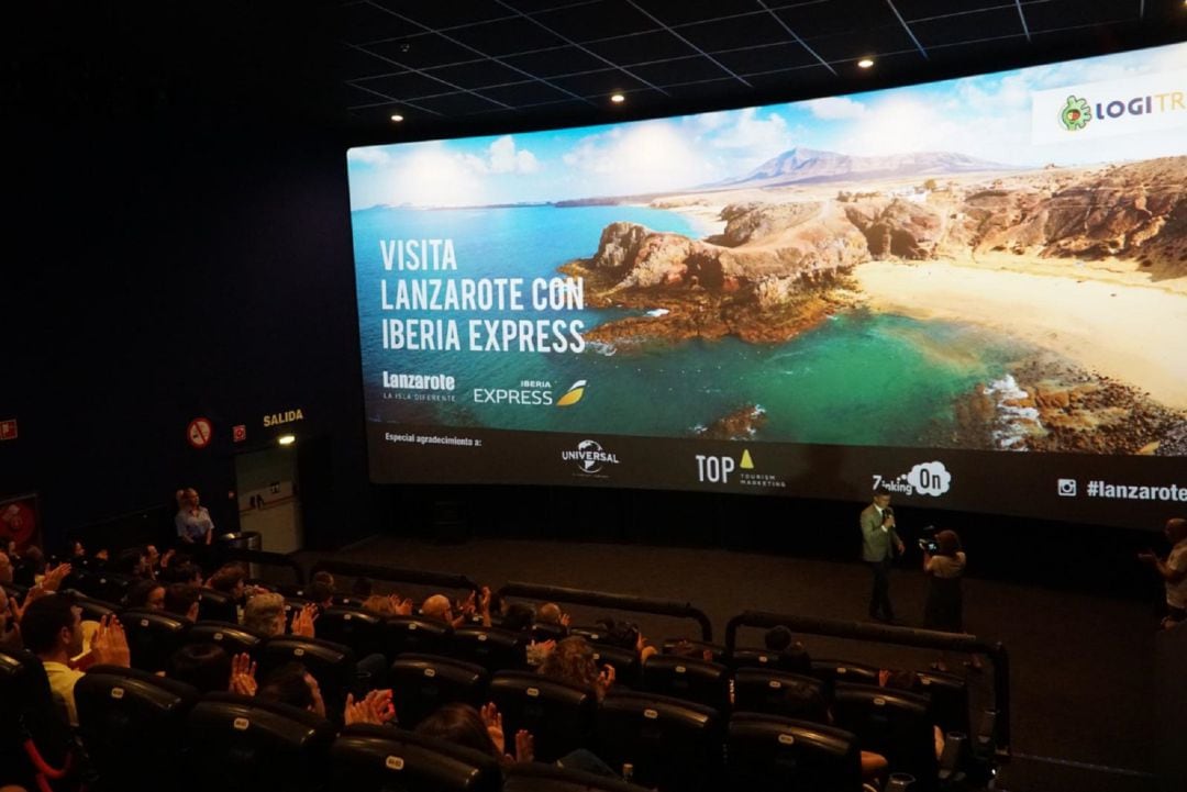 Proyección del cortometraje promocional sobre Lanzarote.