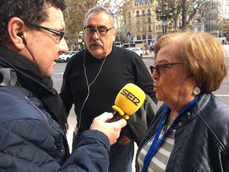 Faustinos Villora, portavoz de la Plataforma Salvem el Cabanyal y Pepa Dasí, Pta. AA VV del Cabanyal-Canyamelar