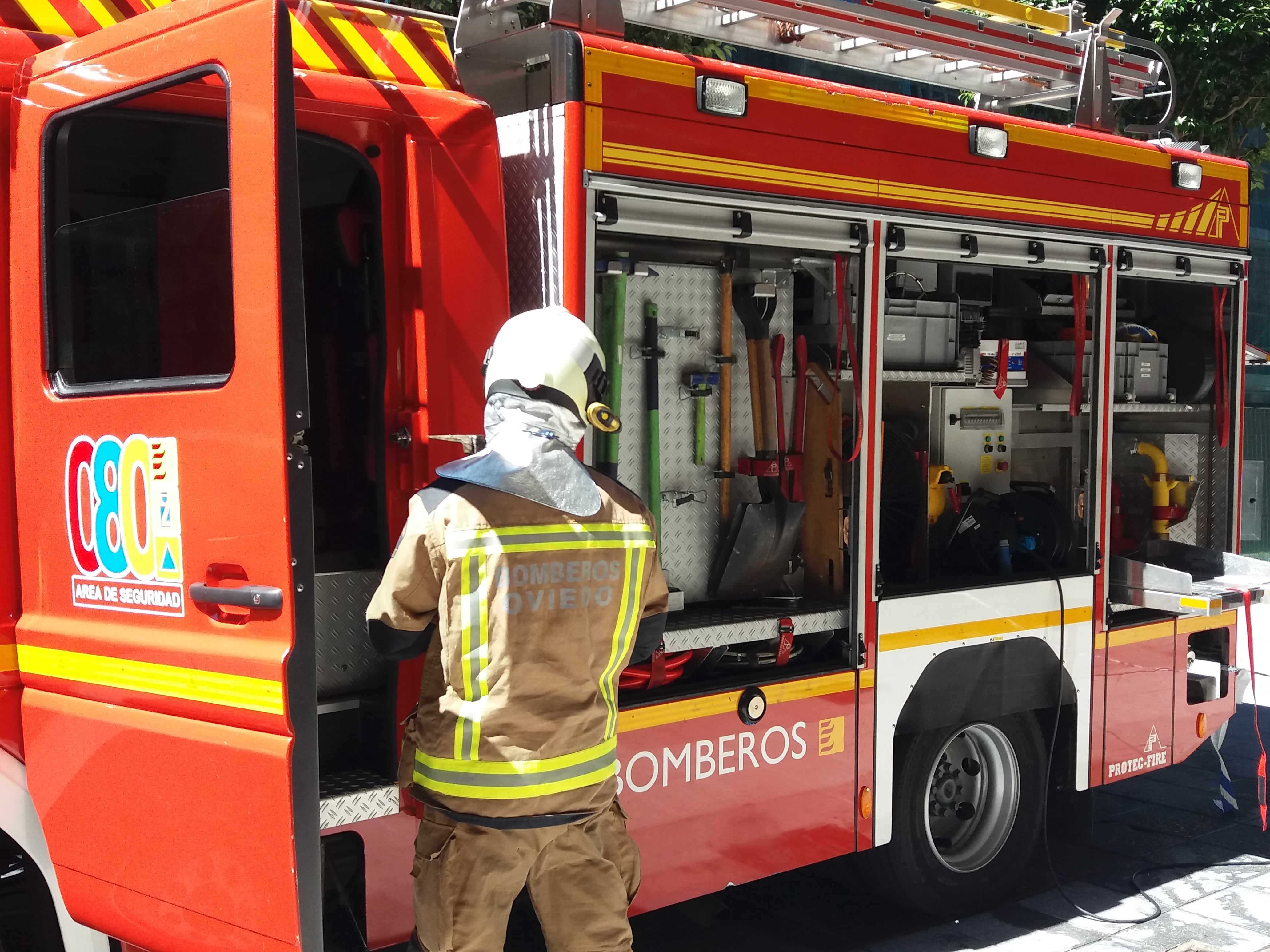 Vehículo de intervención del cuerpo de bomberos de Oviedo