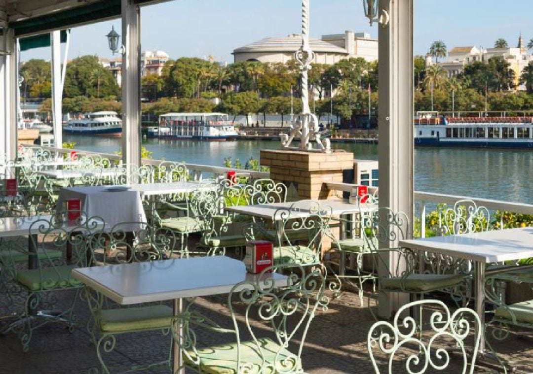 Tradicional imagen de la terraza del restaurante Río Grande