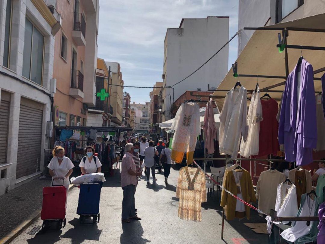Puestos en el exterior del Mercado.